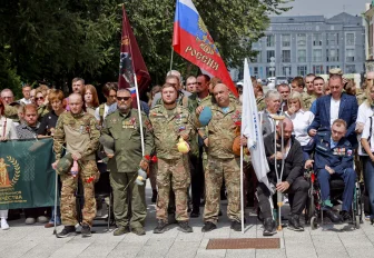 В Новосибирске устроили митинг памяти погибших детей Донбасса
