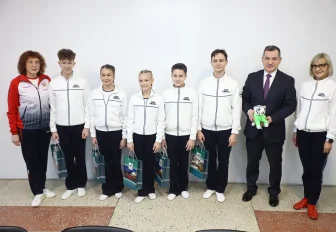 Мэр поздравил юных новосибирцев с победой на мировом турнире по аэробике