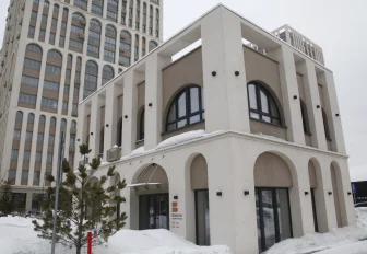 Все устали от стиля «капут»: архитектор о тренде на арки в Новосибирске