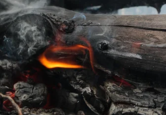 Как сжечь мусор на даче и не нарваться на штраф