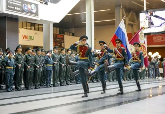 Мэр Новосибирска поздравил курсантов-гвардейцев с принятием присяги: фото