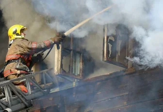 Что делать при пожаре до приезда спасателей