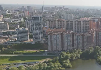 Высотку с площадкой для сдачи ГТО построят возле дамбы Октябрьского моста