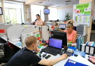 Как незаметно сделать зарядку на рабочем месте: эффективные упражнения