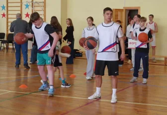 Регби и футболом «заразили» подростков наставники из «Энергии»