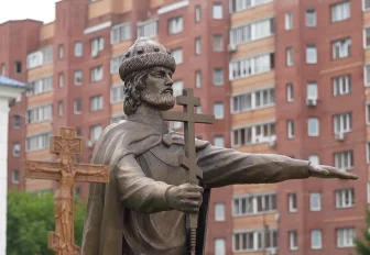 Прихожане храма на Учительской отметили крестным ходом День Крещения Руси