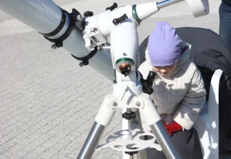 Афиша выходных: французское кино, ночь астрономии и весенний забег