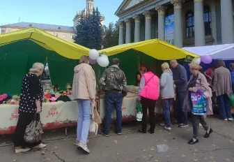 «Ждали целый год»: с пирогами и песнями открыли ярмарку дружбы