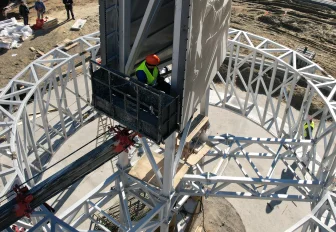 Стелу «Город трудовой доблести» откроют 3 ноября шествием заводчан