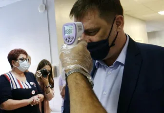 Камеры, маски и проверка температуры: в Новосибирске отрепетировали ЕГЭ