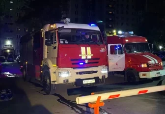 Женщину с ожогами спасли из пожара на улице Фрунзе в Новосибирске