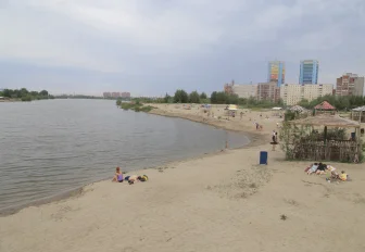 Двое подростков порезали ступни на Юго-Западном карьере в Новосибирске