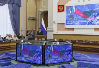 Нагрудный знак «За содействие СВО» вручили новосибирским волонтёрам