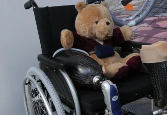 Колясочники из Москвы учат доброте новосибирских школьников