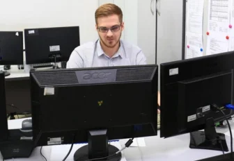 Зумеры не хотят «серую» зарплату: как желает работать новосибирская молодёжь