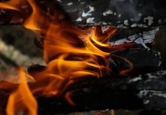 Сибиряк погиб в Новый год из-за короткого замыкания под Новосибирском