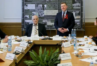 Ветераны Новосибирска обсудили итоги Эстафеты патриотизма с мэром Локтем