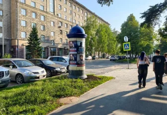 Ретротумбы для афиш начали обновлять в центре Новосибирска