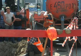 В Новосибирске идут массовые раскопки: трубы готовят к зиме