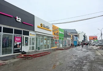 Сносить торговые павильоны начали у метро «Площадь Маркса» в Новосибирске