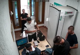Четыре патрона забрали у новосибирца на входе в Октябрьский районный суд