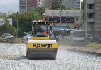 Свыше 300 000 квадратных метров дорог в Новосибирске обновит группа «ВИС»