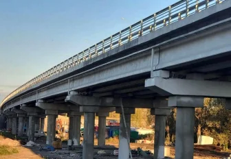 На Северном обходе Новосибирска отремонтировали мост через озеро Хомутино