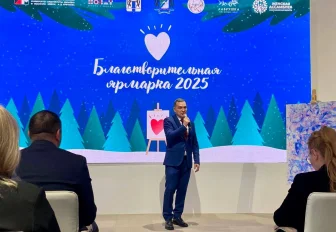 Мэр Кудрявцев принял участие в благотворительной ярмарке НГУАДИ