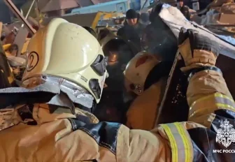 Умер пострадавший при обрушении торгового центра на Наумова