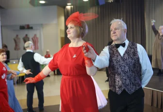 Пивоты и круазе исполнят новосибирцы на турнире по историческим танцам