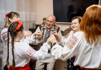 Дом там, где тебя ждут: что объединяет сотни молдаван в Новосибирске (18+)