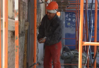 Сотню фасадов обновят в 2025 году: как меняются хрущёвки на Блюхера