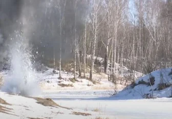 100 кг тротила использовали для подрыва льда на речке под Новосибирском