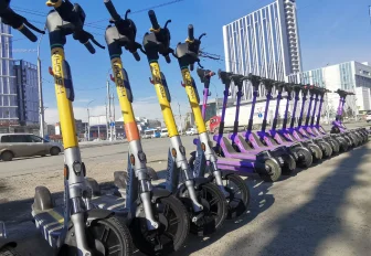 Электросамокаты на новосибирских улицах выставили все три оператора