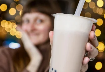 Сахарная бомба: диетолог из Новосибирска раскрыла неявную угрозу бабл-ти