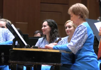 Вальсом на гуслях попытался удивить новосибирцев оркестр имени Осипова