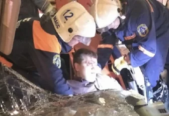 Спасатели достали из искорёженной «Тойоты» виновника жёсткой аварии