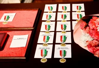 15 многодетных сибирячек получили знаки отличия «За материнскую доблесть»