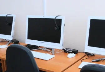 Школьные чаты в Новосибирске перенесут в мессенджер MAX до конца года