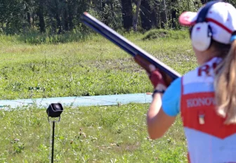 Охотников заставят носить светоотражатели во время охоты на волков и лис