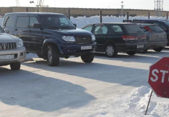 Новосибирцам напомнили о штрафе за прогрев авто во дворе