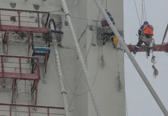 Более 300 работников строят четвёртый мост в Новосибирске