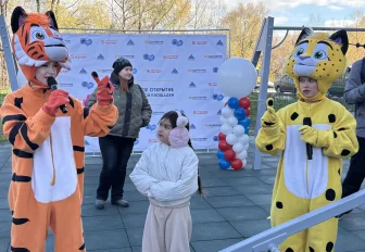 Первую уличную сенсорную площадку для детей открыли в Новосибирске