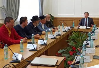 Мэр Локоть: «Сохранять холодную голову, не поддаваться на провокации»