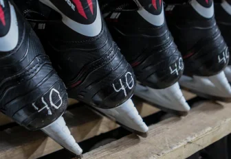 Первый в этом сезоне каток открыли на левом берегу Оби в Новосибирске