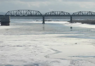 Новосибирцев попросили не выходить на подтаявший лёд