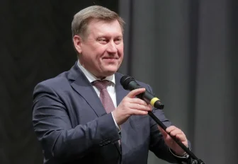 Мэр Локоть поздравляет сибирячек с Днём матери