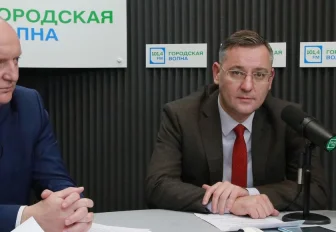 Вечерний разговор: война с незаконными заправками и техника для тротуаров