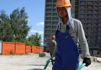 400 иностранцев незаконно легализовали в Новосибирске