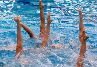 «Краса Сибири»: турнир по синхронному плаванию в 60 эмоциональных кадрах